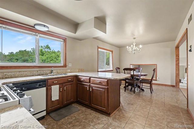 10506 Continental Drive, Taylor, MI 48180