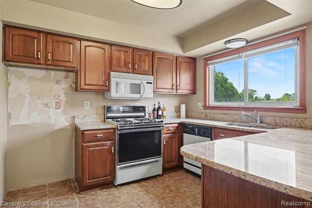 10506 Continental Drive, Taylor, MI 48180