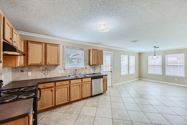1621 Dragonback Pass, Little Elm, TX 75036