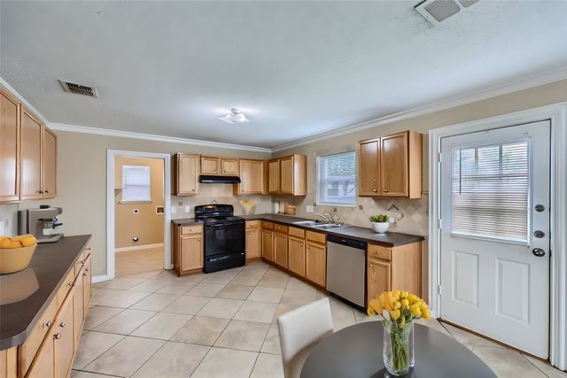 1621 Dragonback Pass, Little Elm, TX 75036