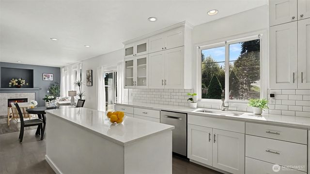 6610 83 Street Ct E, Puyallup, WA 98371