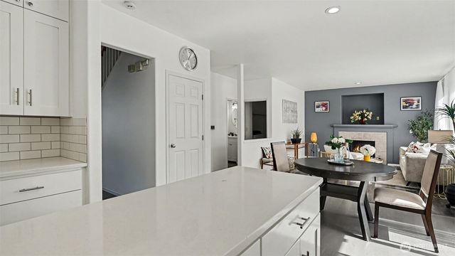 6610 83 Street Ct E, Puyallup, WA 98371