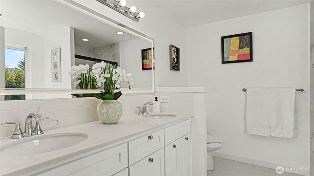 6610 83 Street Ct E, Puyallup, WA 98371