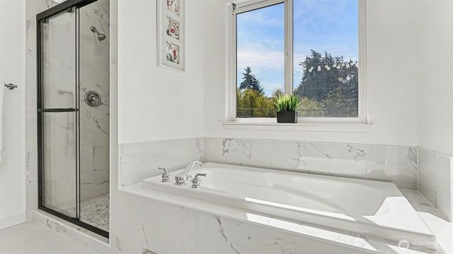 6610 83 Street Ct E, Puyallup, WA 98371