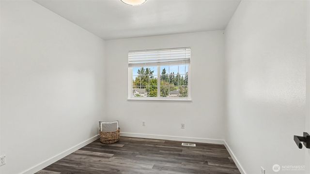 6610 83 Street Ct E, Puyallup, WA 98371