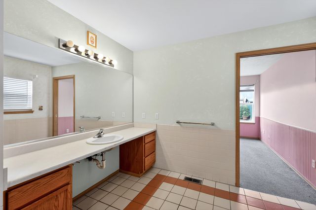 405 S Lucille Ct, Spokane, WA 99216