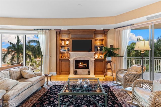 4501 Gulf Shore BLVD N 405, Naples, FL 34103