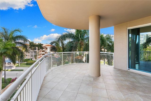 4501 Gulf Shore BLVD N 405, Naples, FL 34103