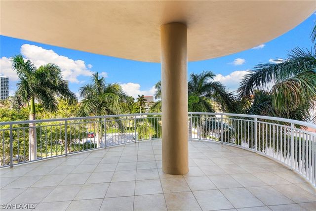 4501 Gulf Shore BLVD N 405, Naples, FL 34103
