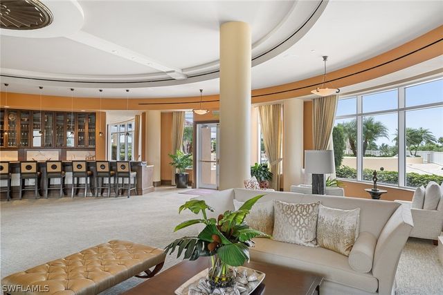 4501 Gulf Shore BLVD N 405, Naples, FL 34103