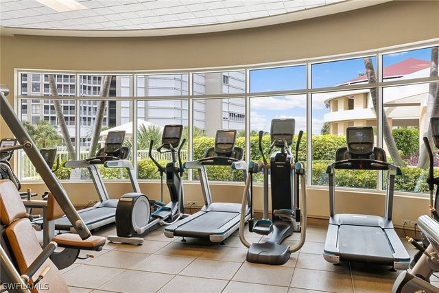 4501 Gulf Shore BLVD N 405, Naples, FL 34103