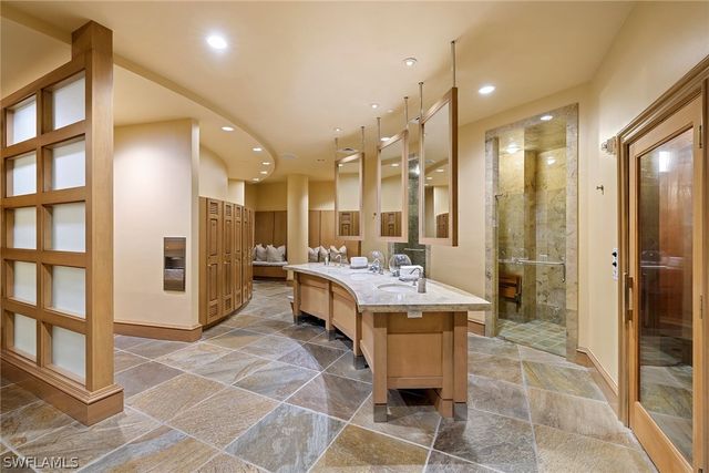 4501 Gulf Shore BLVD N 405, Naples, FL 34103