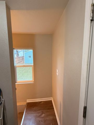 611 14th St SE, Minot, ND 58701