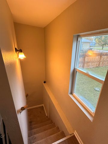 611 14th St SE, Minot, ND 58701