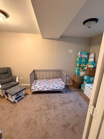 611 14th St SE, Minot, ND 58701