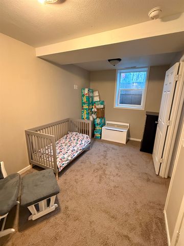 611 14th St SE, Minot, ND 58701