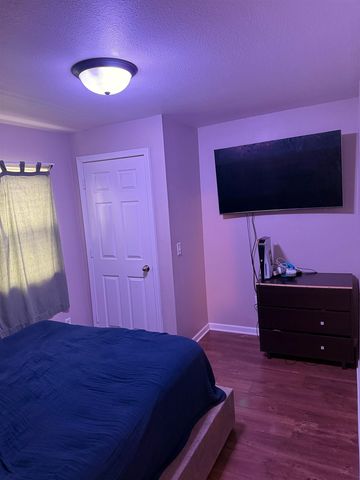 611 14th St SE, Minot, ND 58701