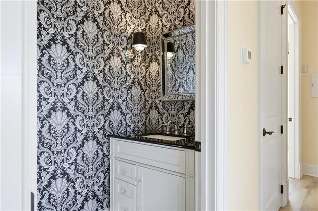 351 WASHINGTON Avenue NE 309, Marietta, GA 30060