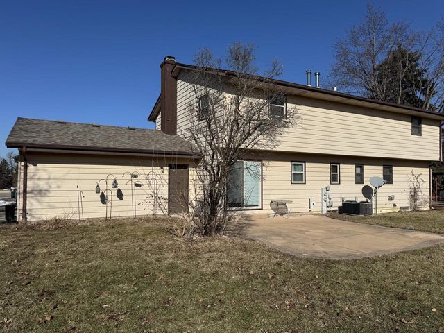 613 Brasted PLACE, Waukesha, WI 53186