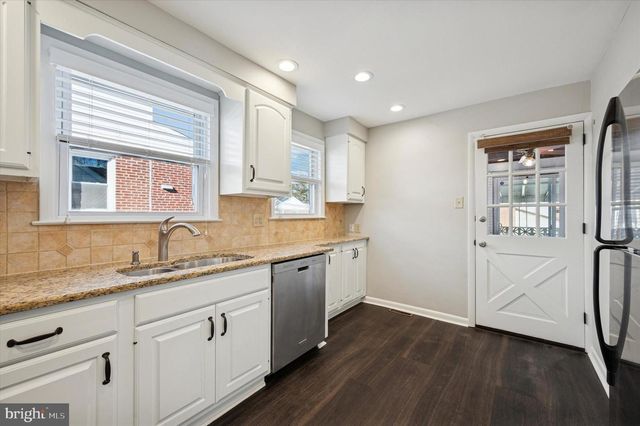 421 LAWRENCE RD, Havertown, PA 19083