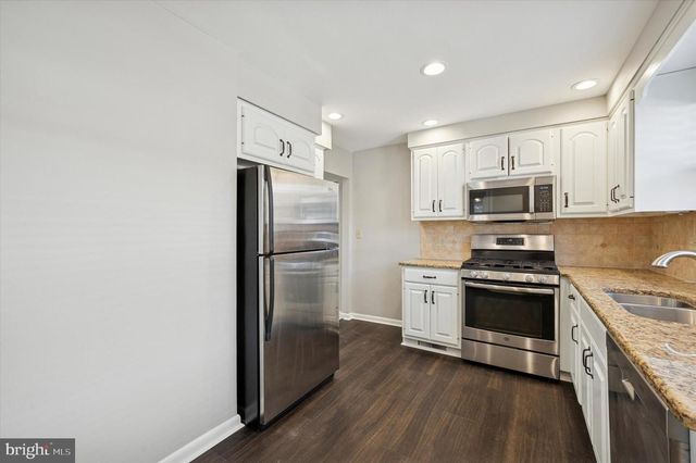 421 LAWRENCE RD, Havertown, PA 19083