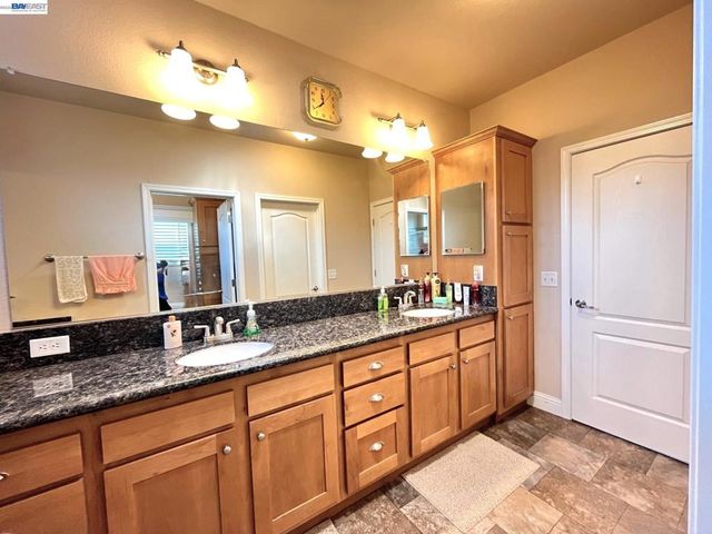 1291 Sussex Way, Hayward, CA 94544