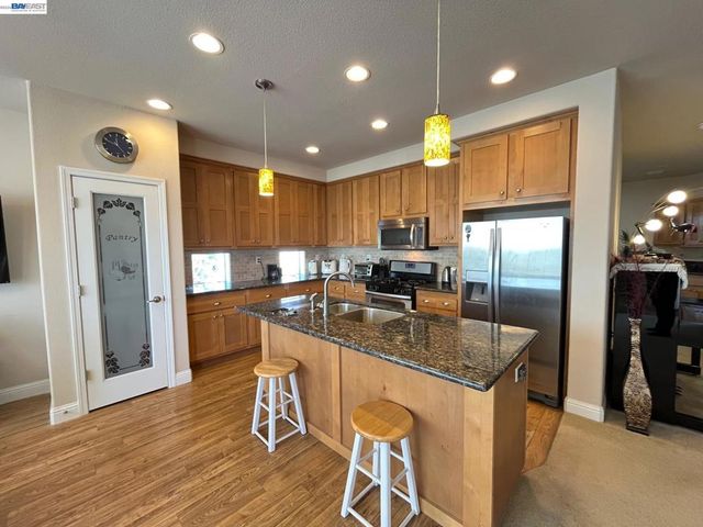 1291 Sussex Way, Hayward, CA 94544