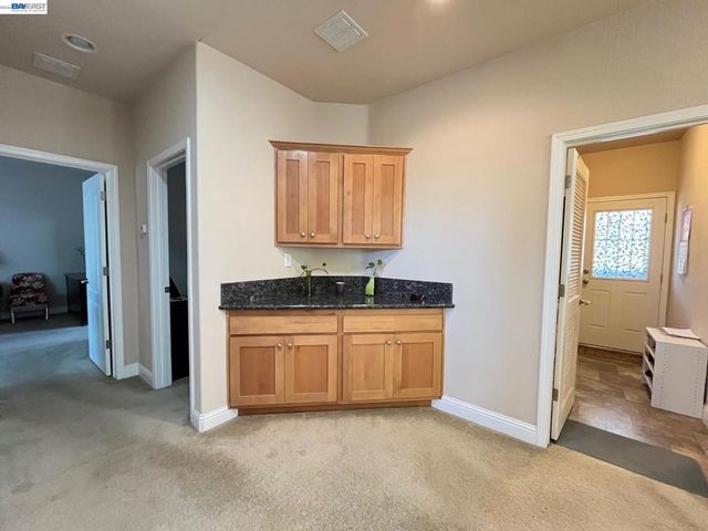 1291 Sussex Way, Hayward, CA 94544