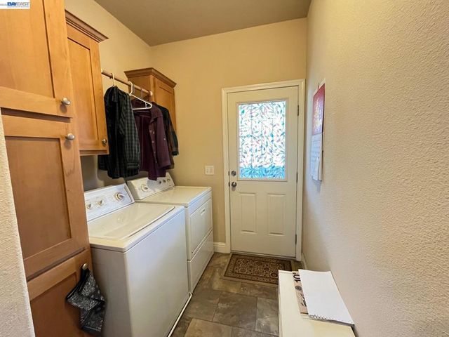 1291 Sussex Way, Hayward, CA 94544