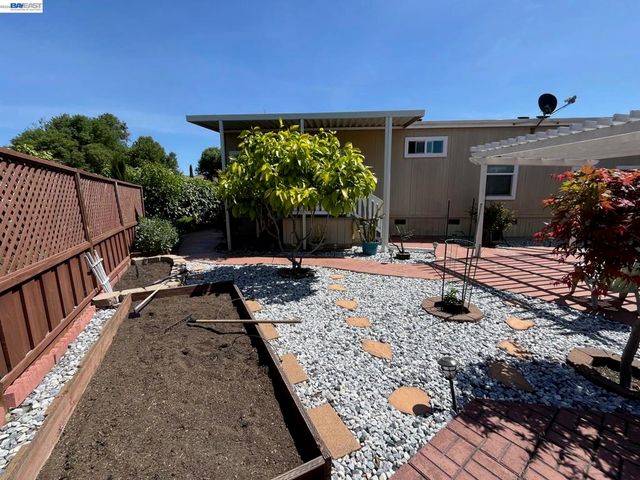 1291 Sussex Way, Hayward, CA 94544