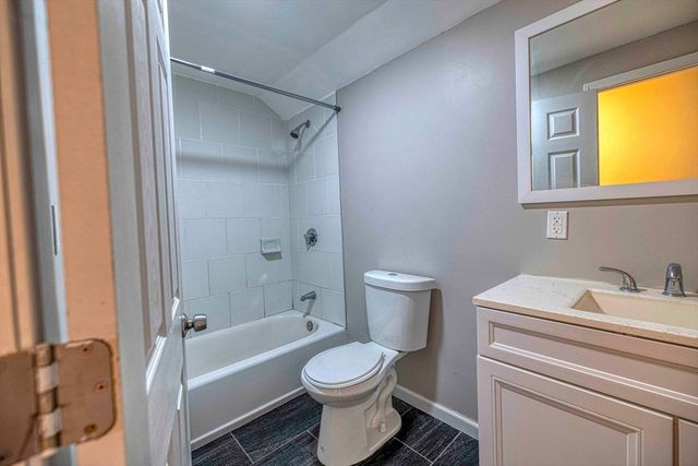 278 Division St, Fall River, MA 02721