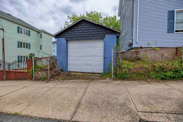 278 Division St, Fall River, MA 02721