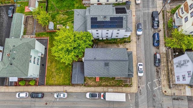 278 Division St, Fall River, MA 02721