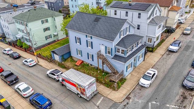 278 Division St, Fall River, MA 02721