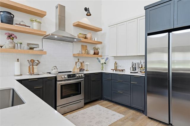 503 S 13th St, Aransas Pass, TX 78336