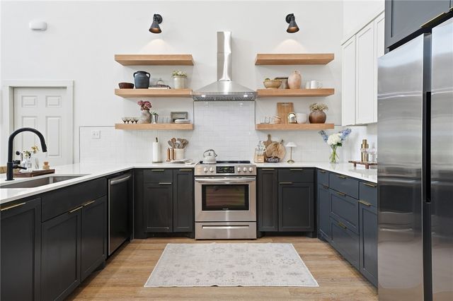 503 S 13th St, Aransas Pass, TX 78336