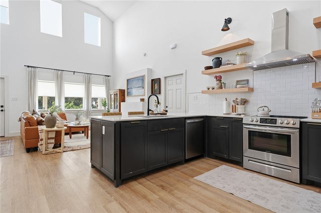 503 S 13th St, Aransas Pass, TX 78336