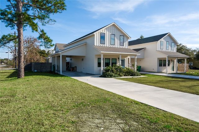 503 S 13th St, Aransas Pass, TX 78336