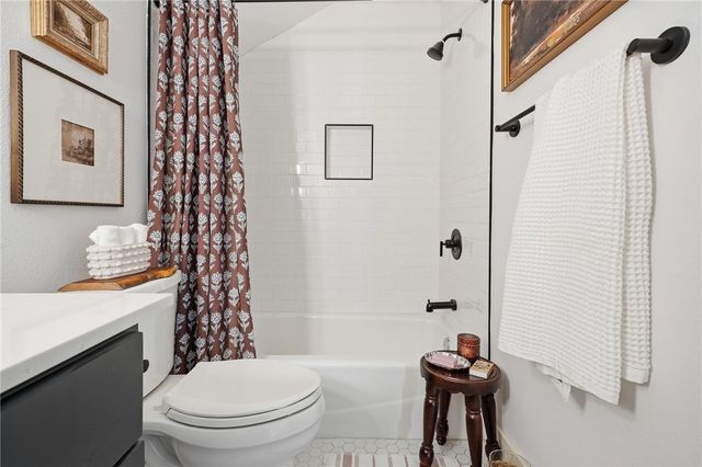 503 S 13th St, Aransas Pass, TX 78336