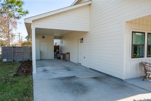 503 S 13th St, Aransas Pass, TX 78336