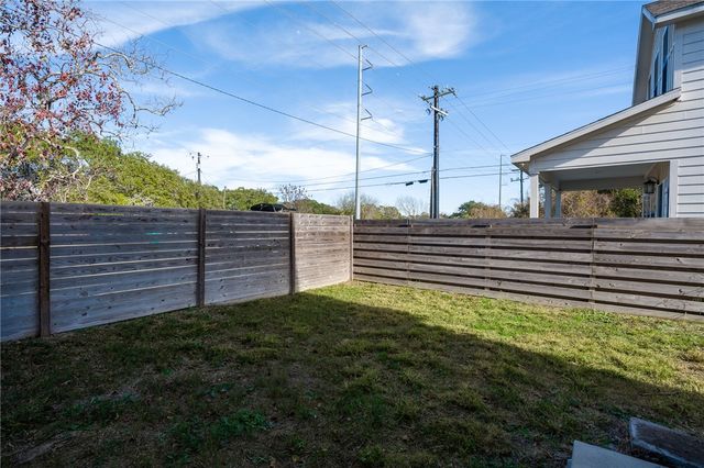 503 S 13th St, Aransas Pass, TX 78336