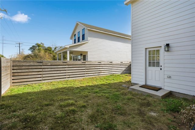 503 S 13th St, Aransas Pass, TX 78336