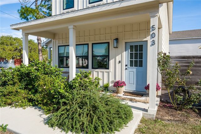 503 S 13th St, Aransas Pass, TX 78336