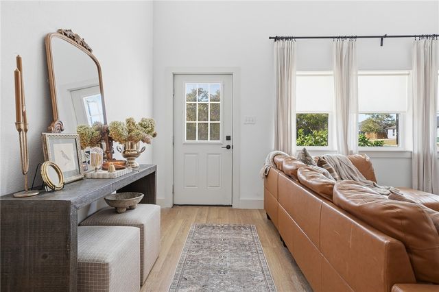 503 S 13th St, Aransas Pass, TX 78336