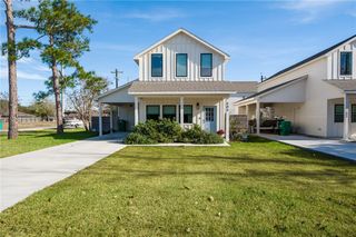 503 S 13th St, Aransas Pass, TX 78336