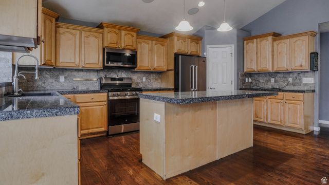 1862 W 1690 S, Woods Cross, UT 84087