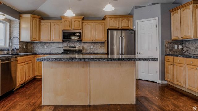 1862 W 1690 S, Woods Cross, UT 84087