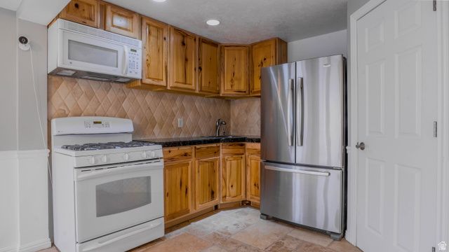 1862 W 1690 S, Woods Cross, UT 84087