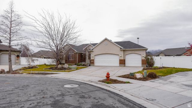 1862 W 1690 S, Woods Cross, UT 84087