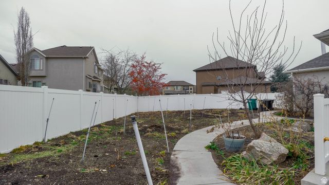 1862 W 1690 S, Woods Cross, UT 84087